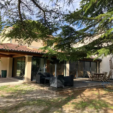 Mazet Des Cedres Au Pied De La Colline Holiday home *