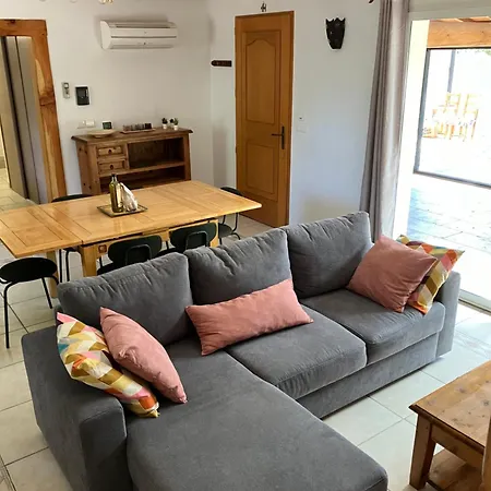 Mazet Des Cedres Au Pied De La Colline Holiday home Lagnes