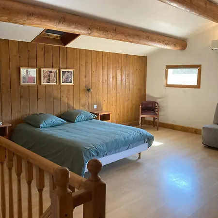 Holiday home Mazet Des Cedres Au Pied De La Colline Lagnes